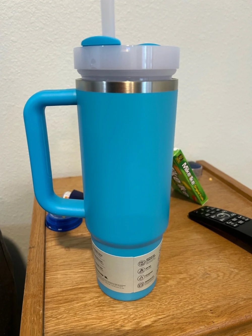 Stanley Bright Blue Quencher Handle Tumbler with Straw Lid - Picture 3 of 5